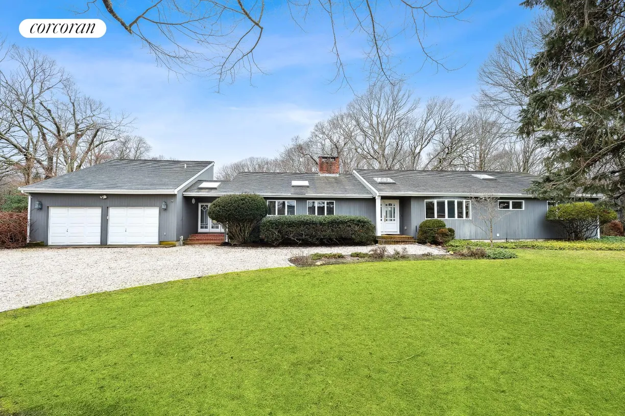 The Hamptons Real Estate | View 76 Sunset Beach Road | 4 Beds, 3 Baths