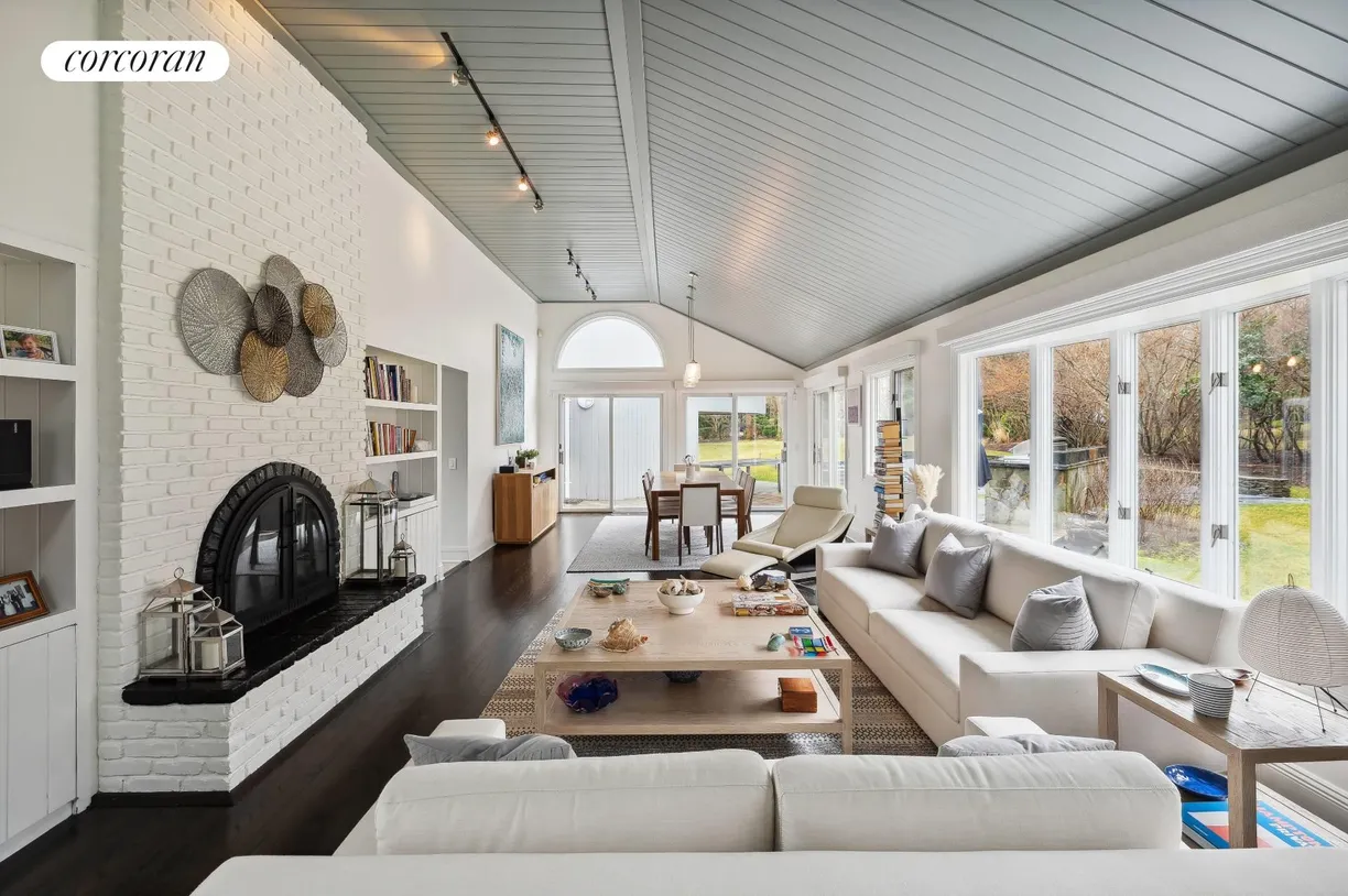 The Hamptons Real Estate | View 76 Sunset Beach Road | room 2