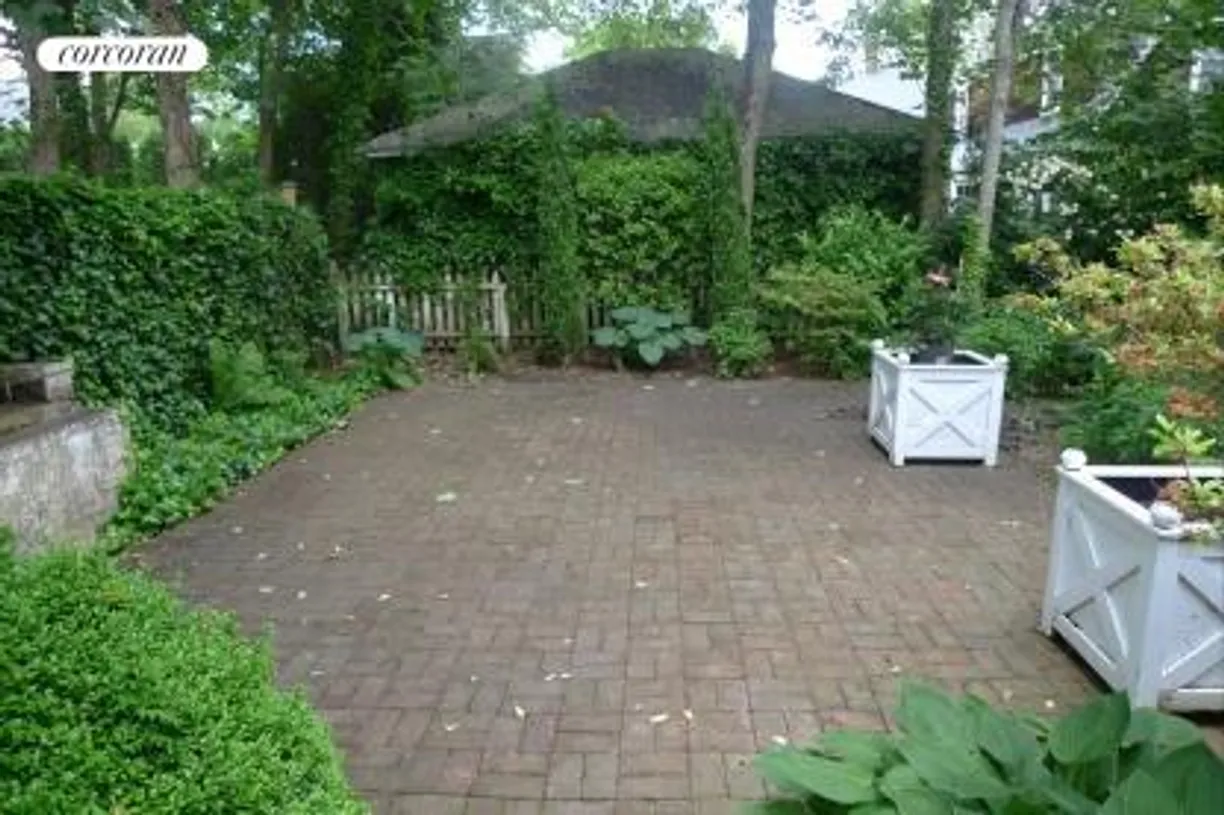 The Hamptons Real Estate | View 110 Burnett Street | Outdoor Brick Patio