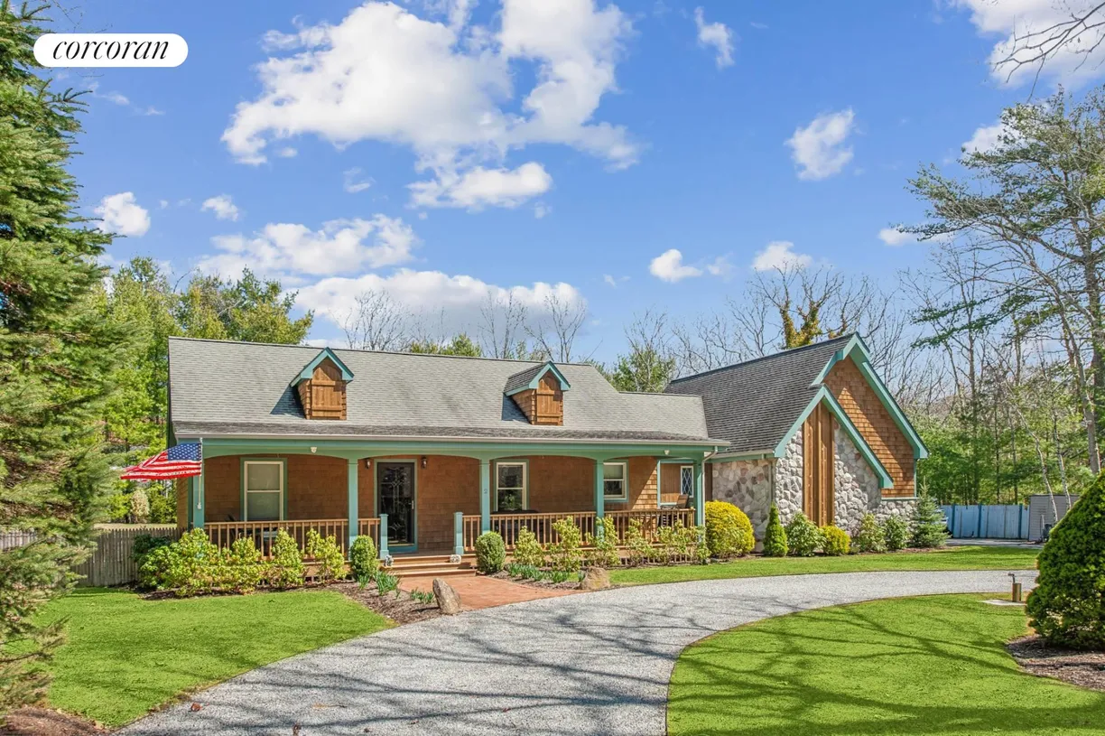 The Hamptons Real Estate | View 2 Spread Oak Lane | room 1