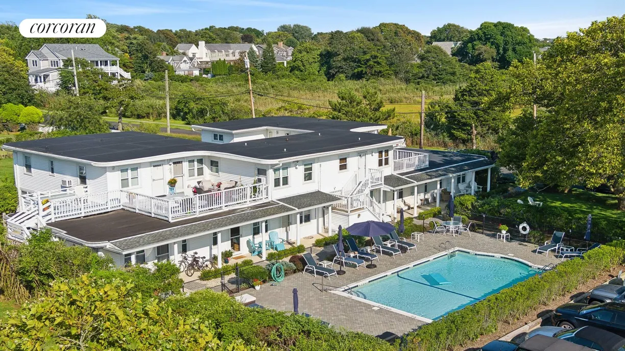 The Hamptons Real Estate | View 58 Library Avenue Unit B | 1 Bed, 1 Bath