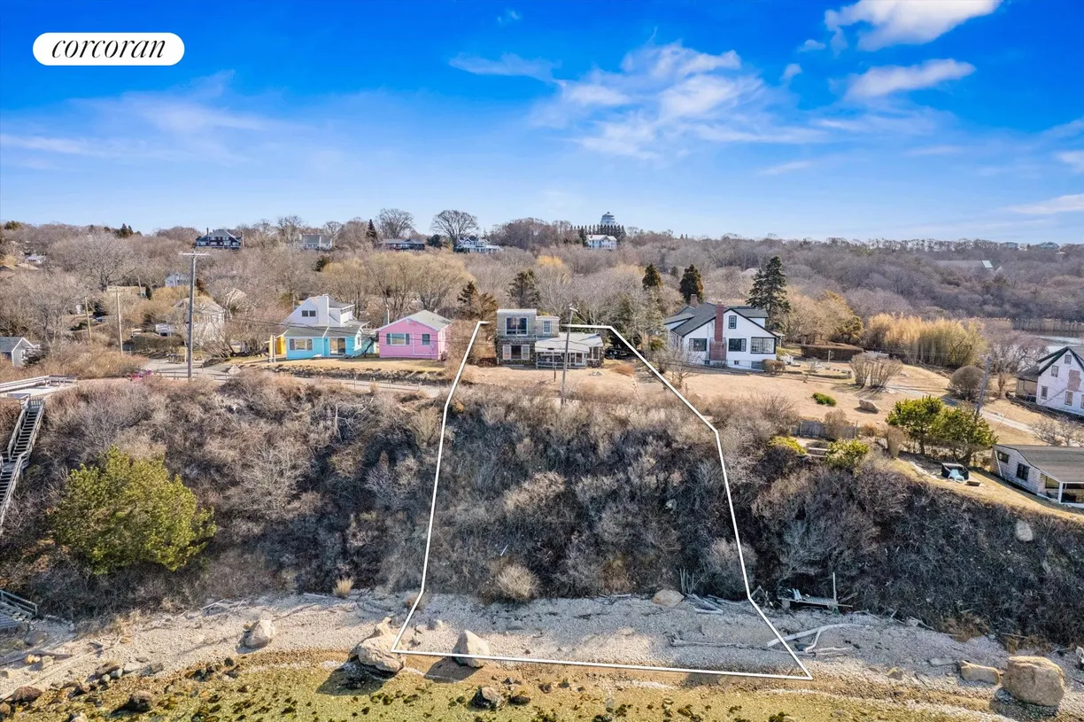 The Hamptons Real Estate | View 96 Tuthill Road | room 2