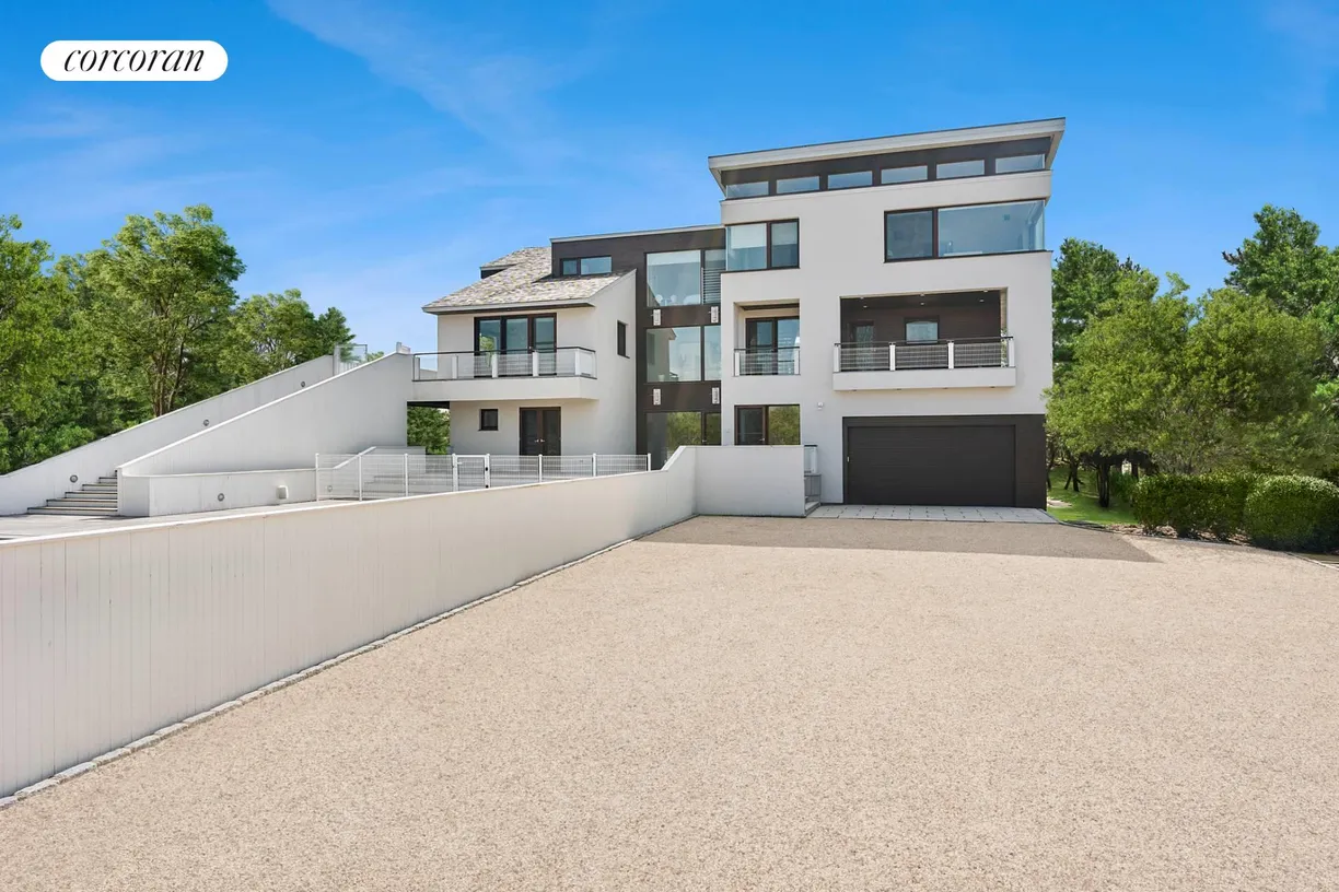 The Hamptons Real Estate | View 1950 Meadow Lane | room 2