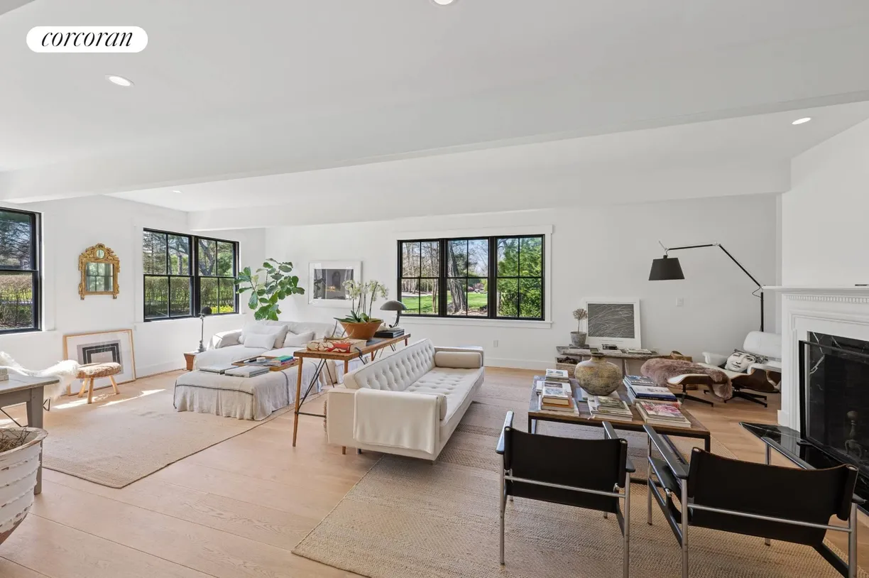 The Hamptons Real Estate | View 18 Payne Ave | 4 Beds, 4 Baths