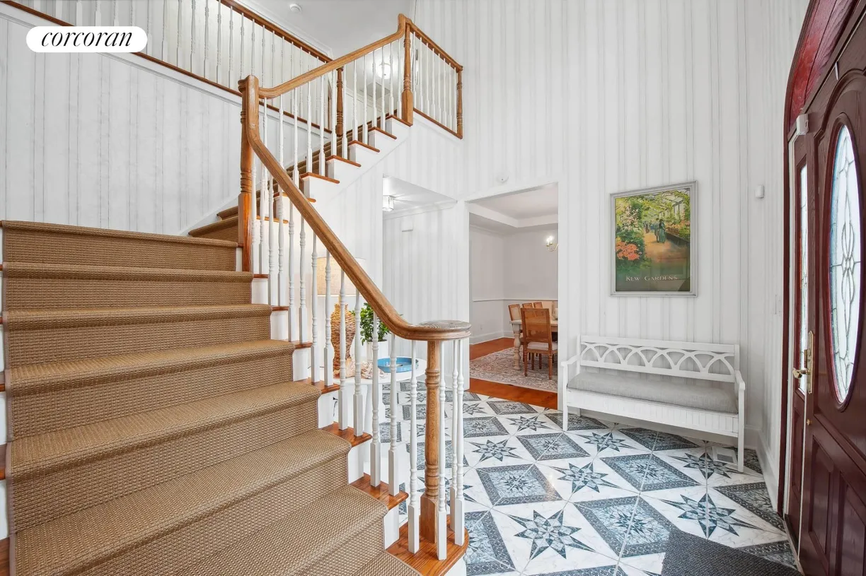 The Hamptons Real Estate | View 44 White Oak Lane | room 2