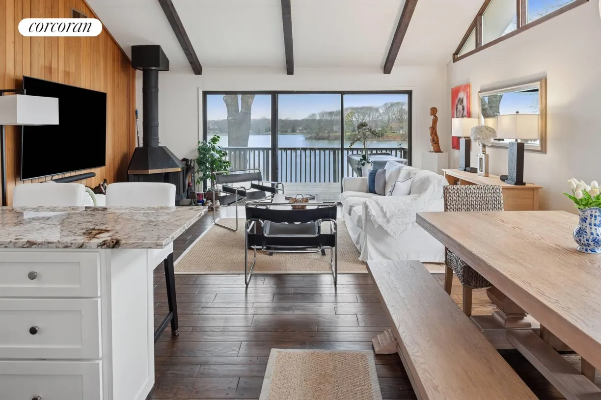 The Hamptons Real Estate | View 43 Bluff Point Road | room 1