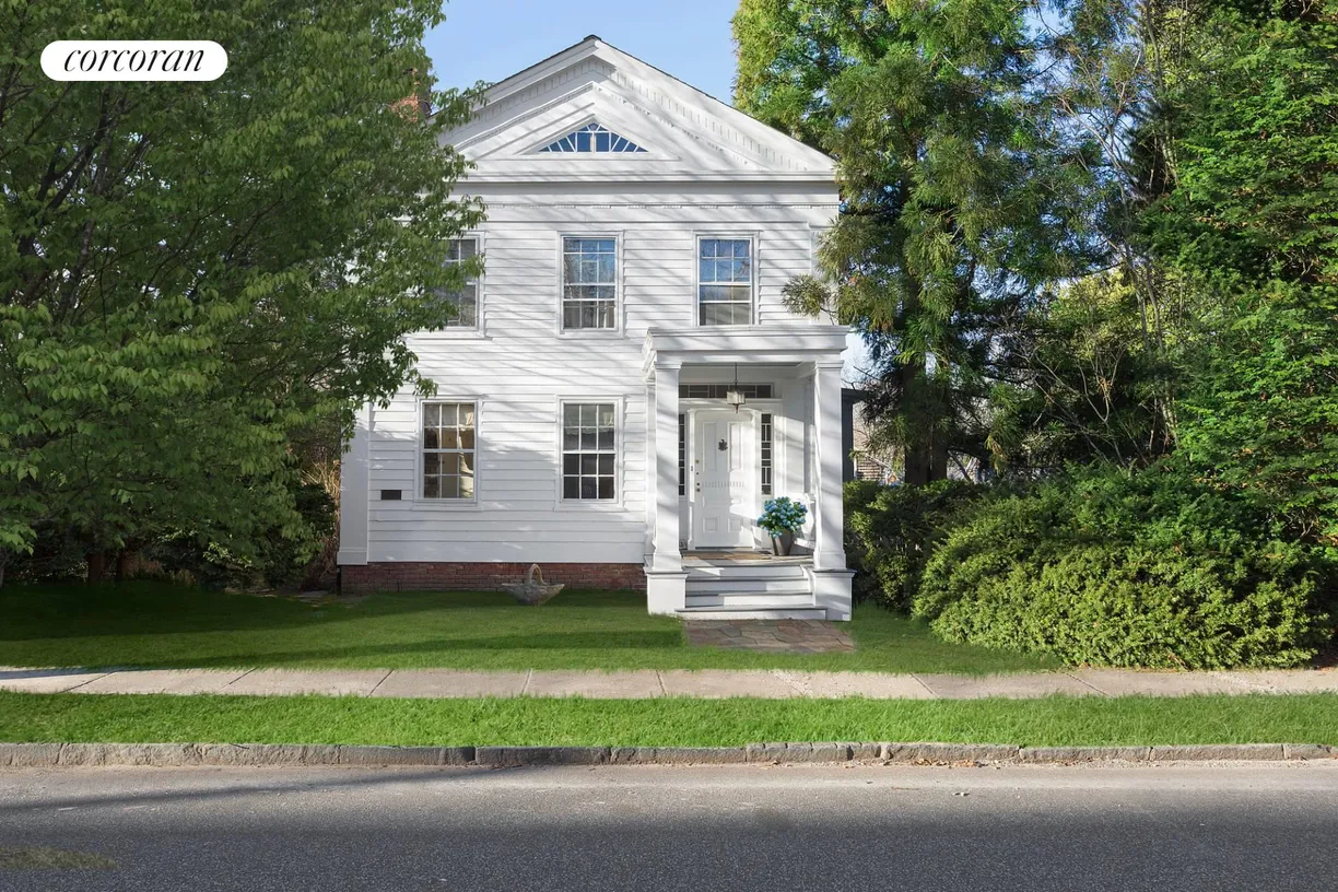 The Hamptons Real Estate | View 11 Henry Street | 4 Beds, 3 Baths