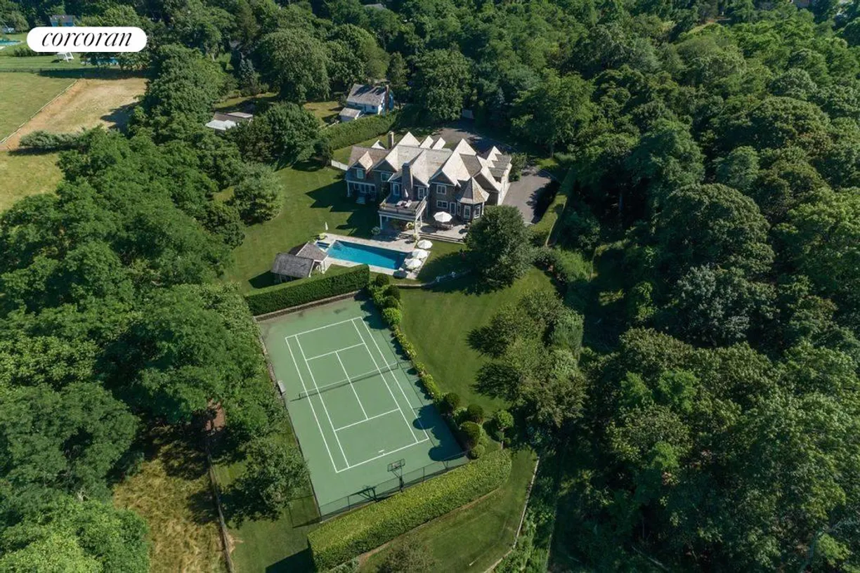 The Hamptons Real Estate | View 329 North Sea Mecox Road | 5 Beds, 5 Baths