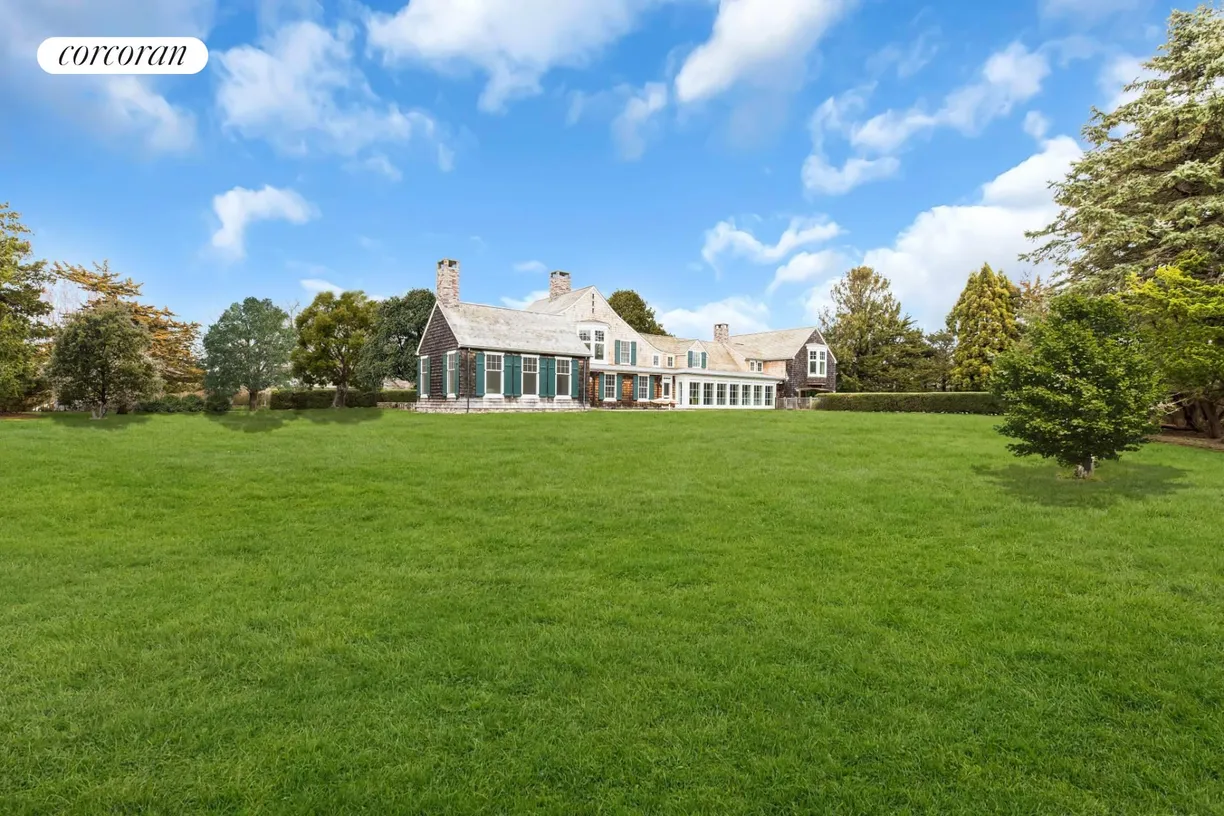 The Hamptons Real Estate | View  | 5 Beds, 4 Baths