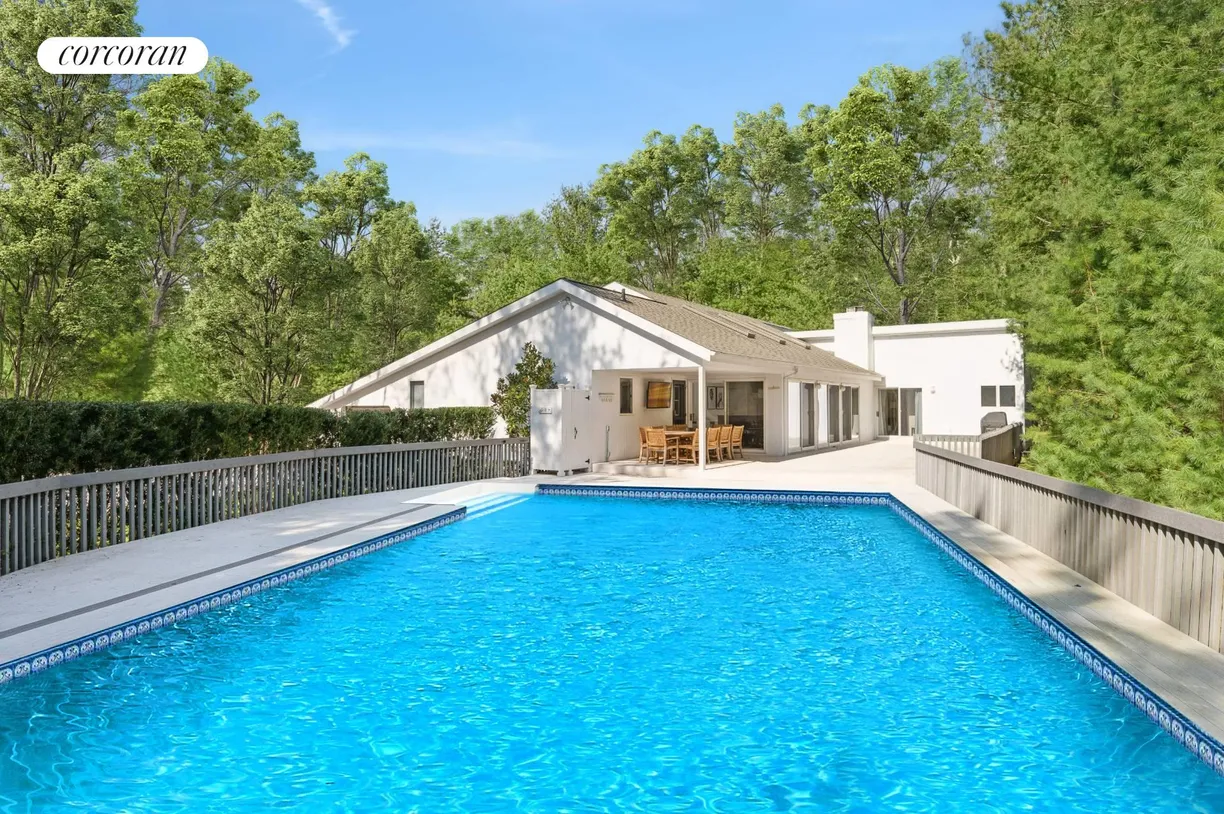 The Hamptons Real Estate | View 7 BULL PATH CLOSE | 4 Beds, 3 Baths