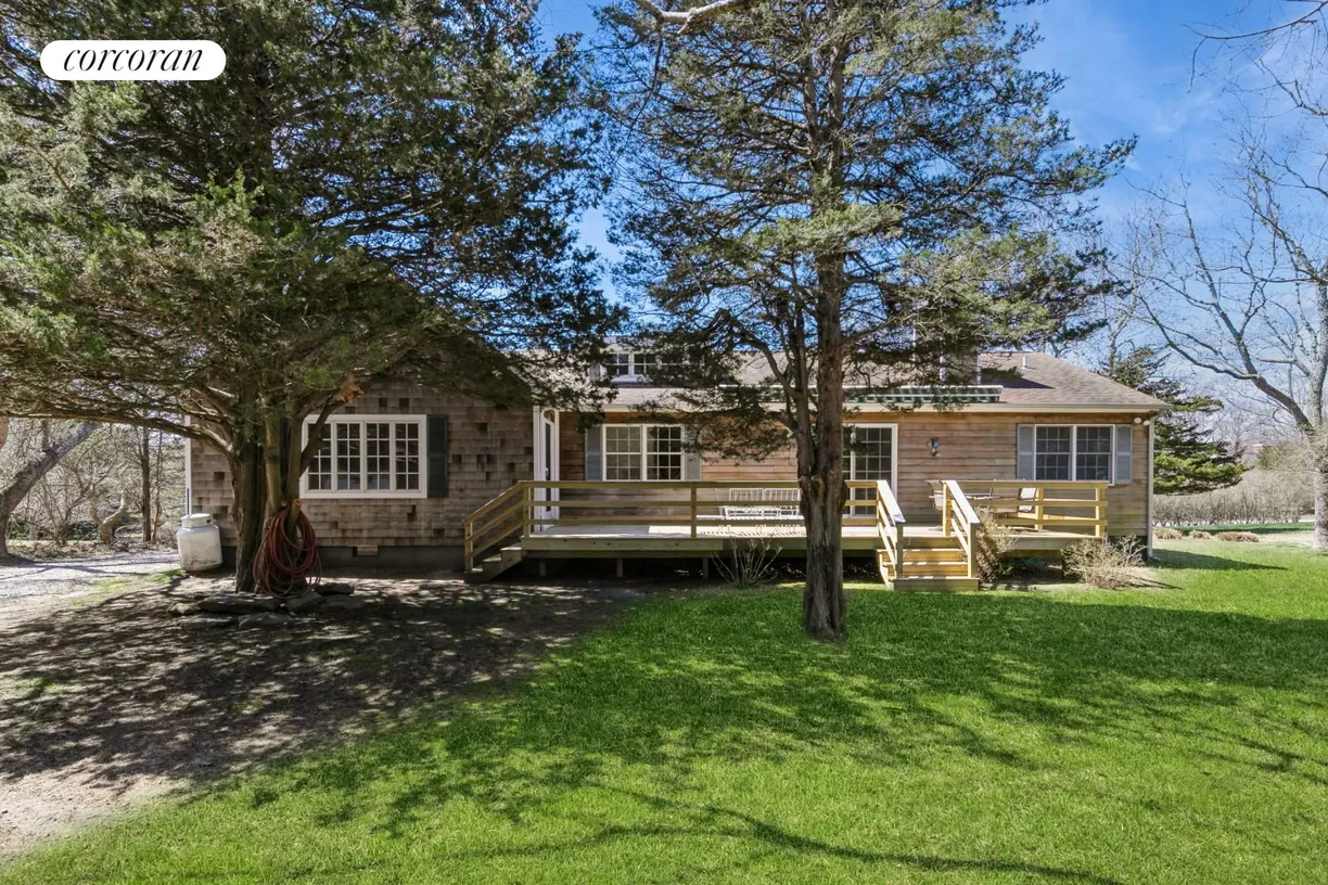 The Hamptons Real Estate | View 9 Worthy Way | room 2