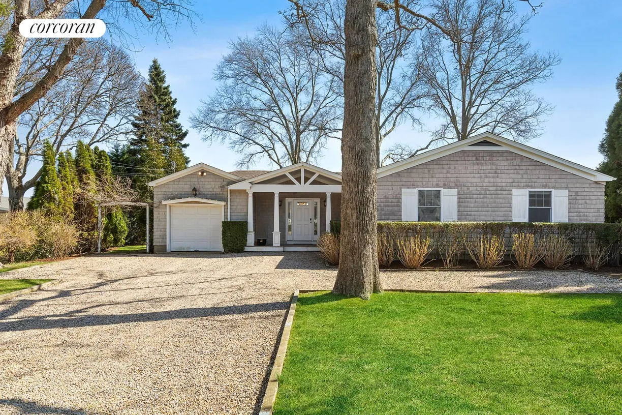 The Hamptons Real Estate | View 76 Harbor Drive, Bay Point | Sag Harbor