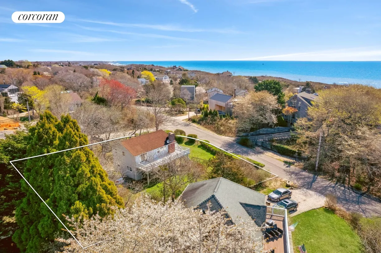 The Hamptons Real Estate | View 9 Monroe Drive | 5 Beds, 2 Baths