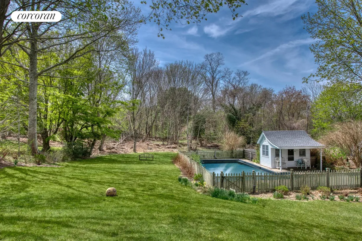 The Hamptons Real Estate | View 57 North Menantic Road | room 1