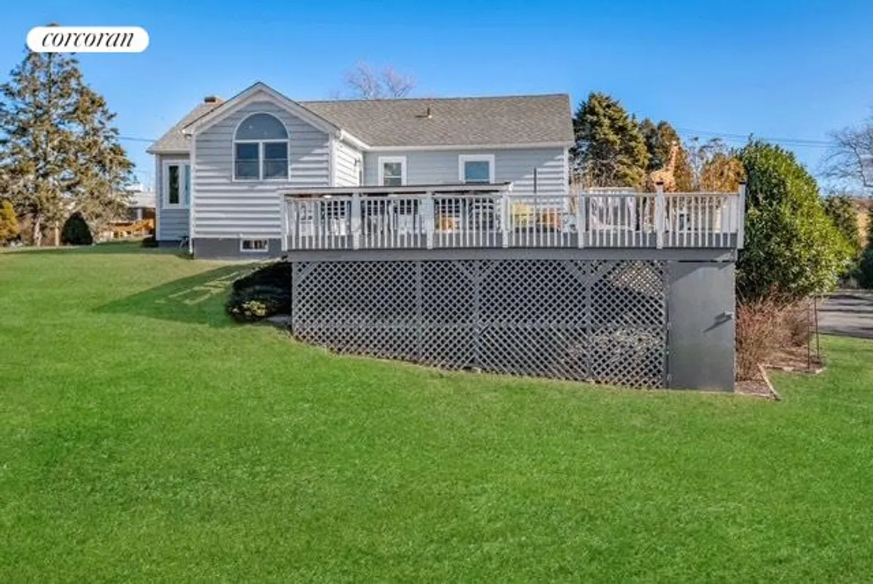 The Hamptons Real Estate | View 147 South Essex Street | 3 Beds, 1 Bath