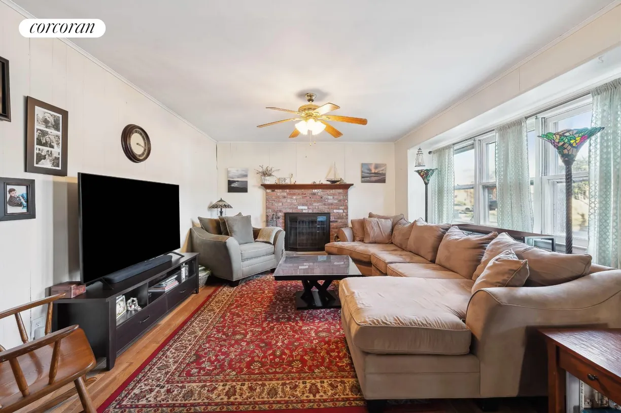 The Hamptons Real Estate | View 16 Fordham Street | room 1