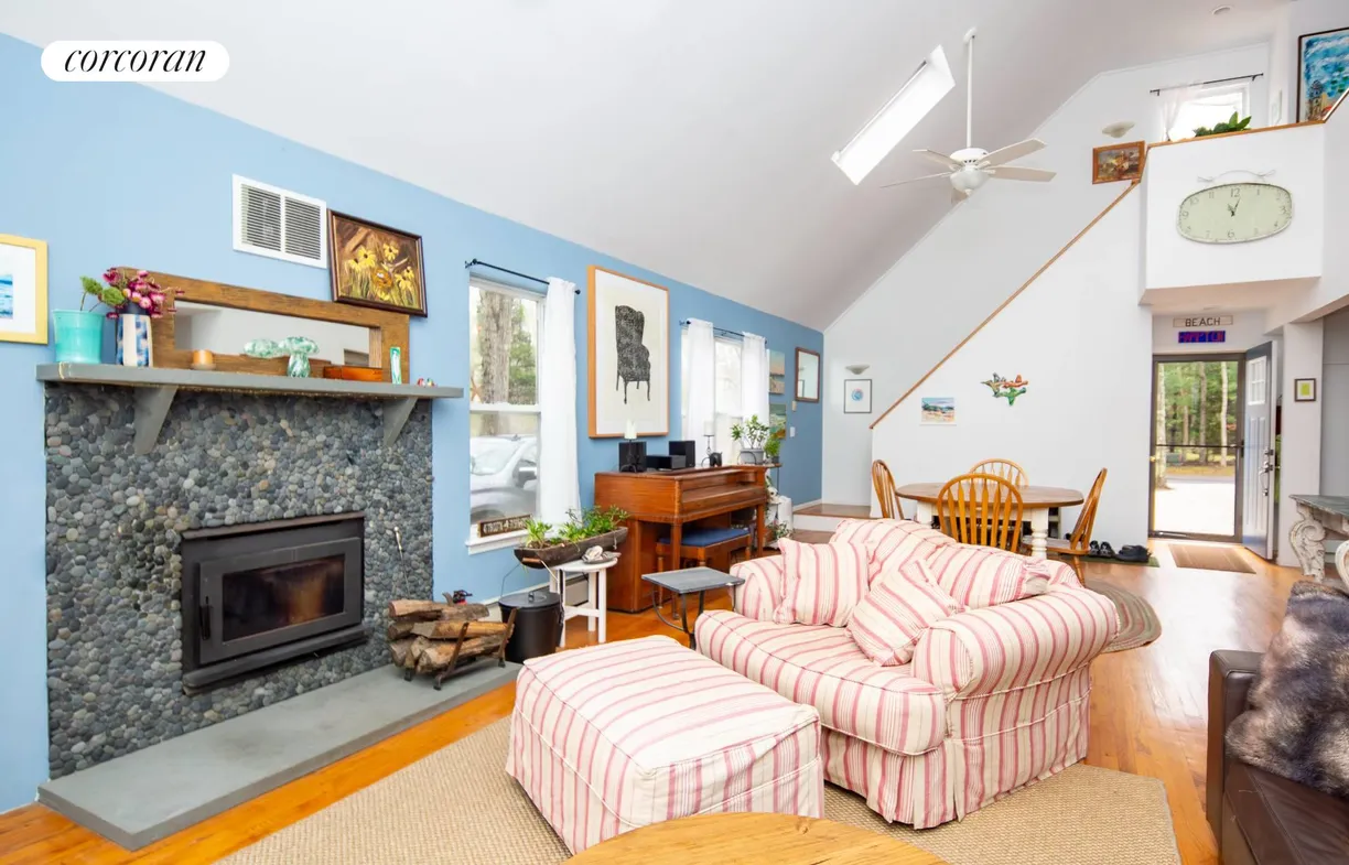 The Hamptons Real Estate | View 108 Sycamore Drive | room 1