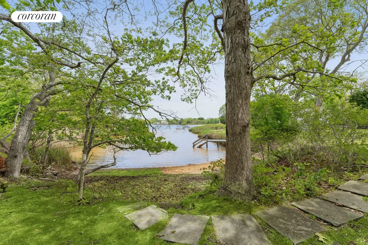 The Hamptons Real Estate | View 74 John Street | 3 Beds, 2 Baths
