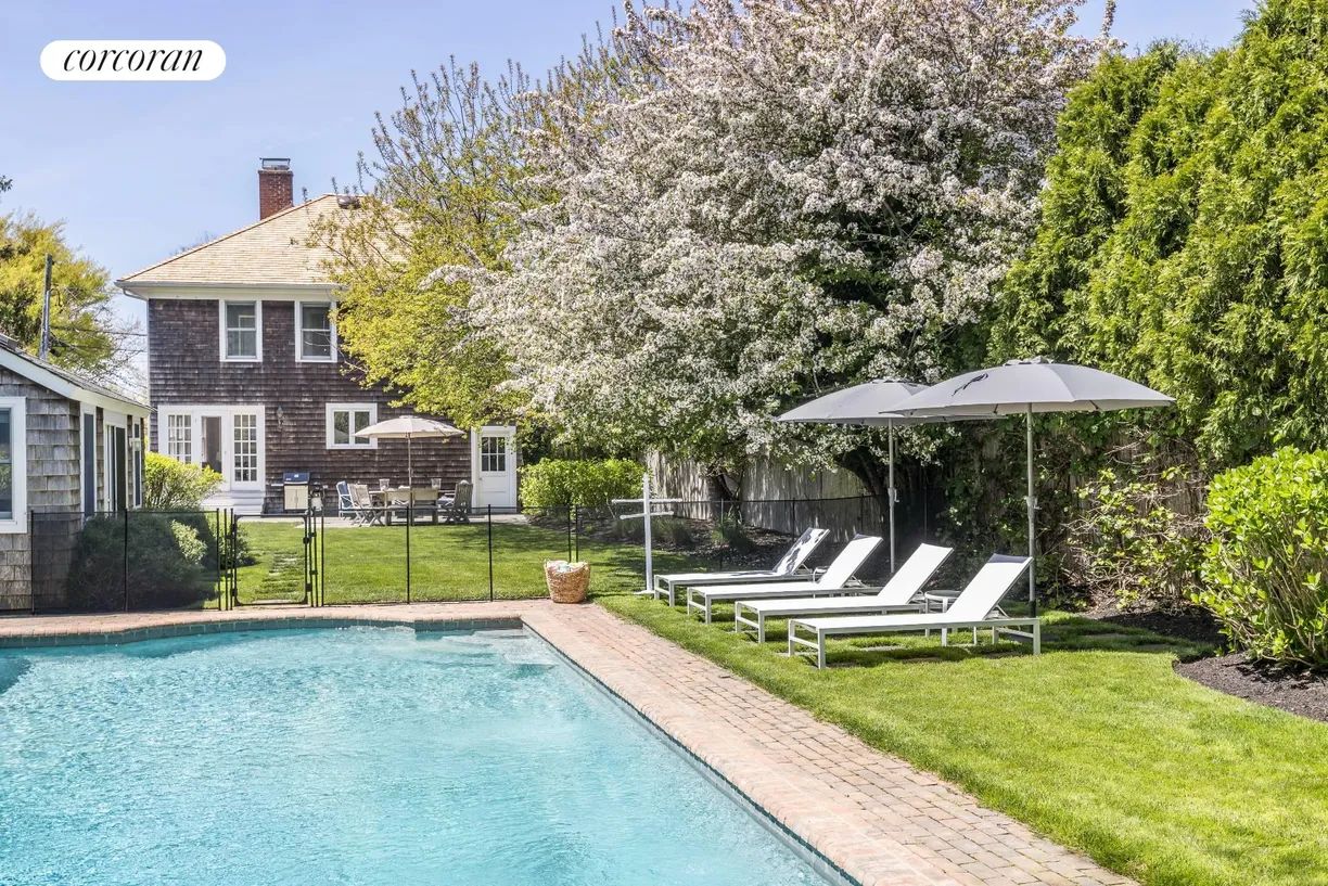 The Hamptons Real Estate | View 86 Hildreth Street | room 2