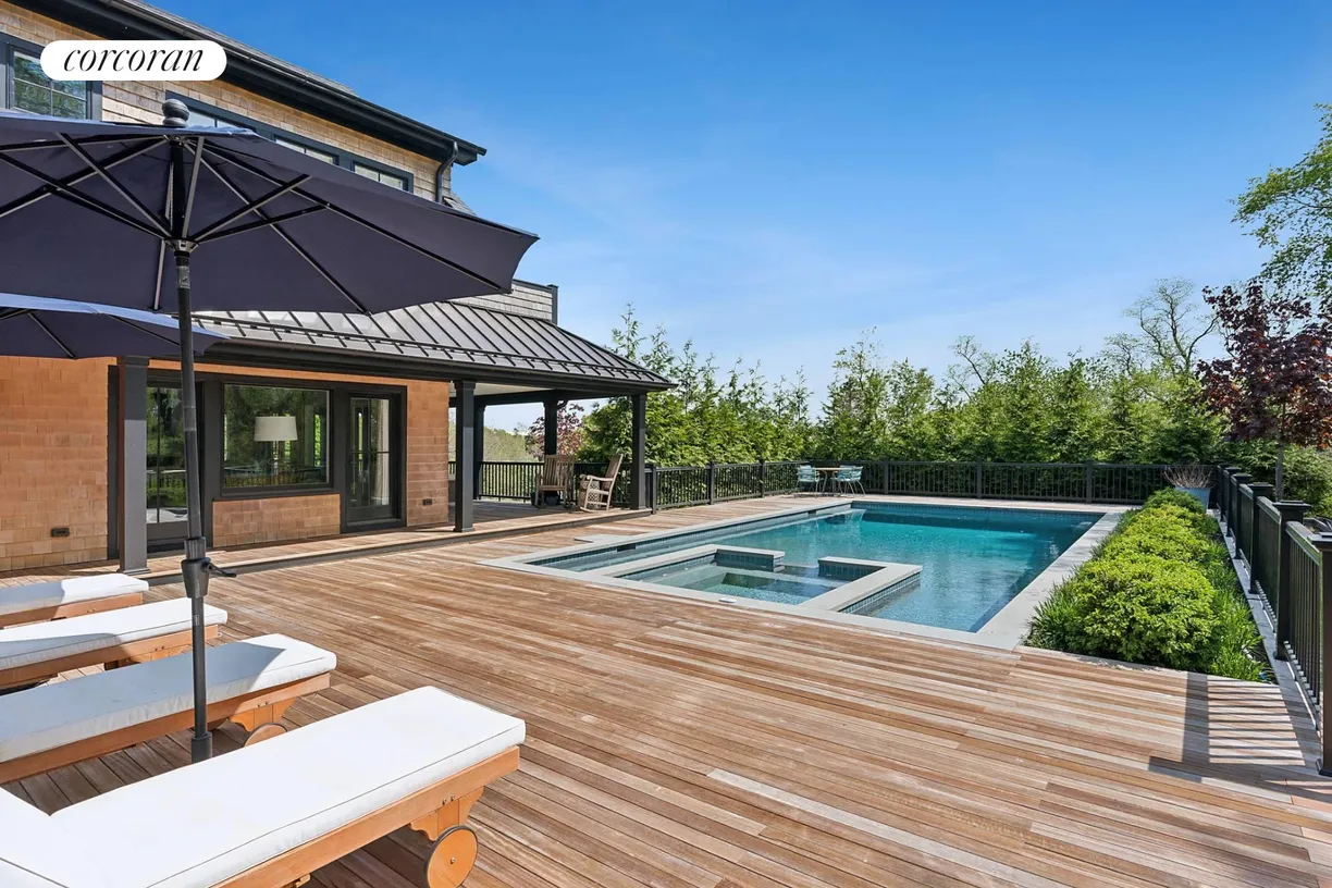 The Hamptons Real Estate | View 11 Hillside Drive | 5 Beds, 4 Baths
