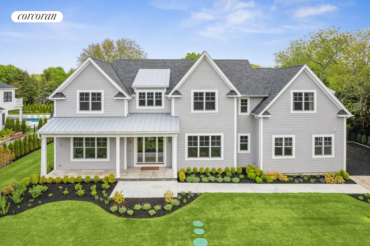 The Hamptons Real Estate | View 52 Country Club Drive | 6 Beds, 6 Baths