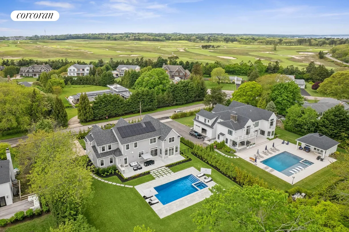 The Hamptons Real Estate | View 52 Country Club Drive | room 2