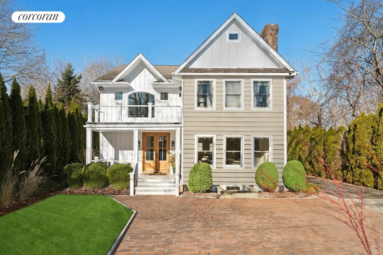 The Hamptons Real Estate | View 575 Hampton Road | room 1