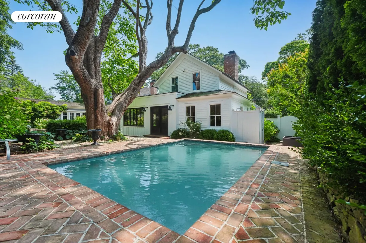 The Hamptons Real Estate | View 36 Hamilton Avenue | 4 Beds, 3 Baths