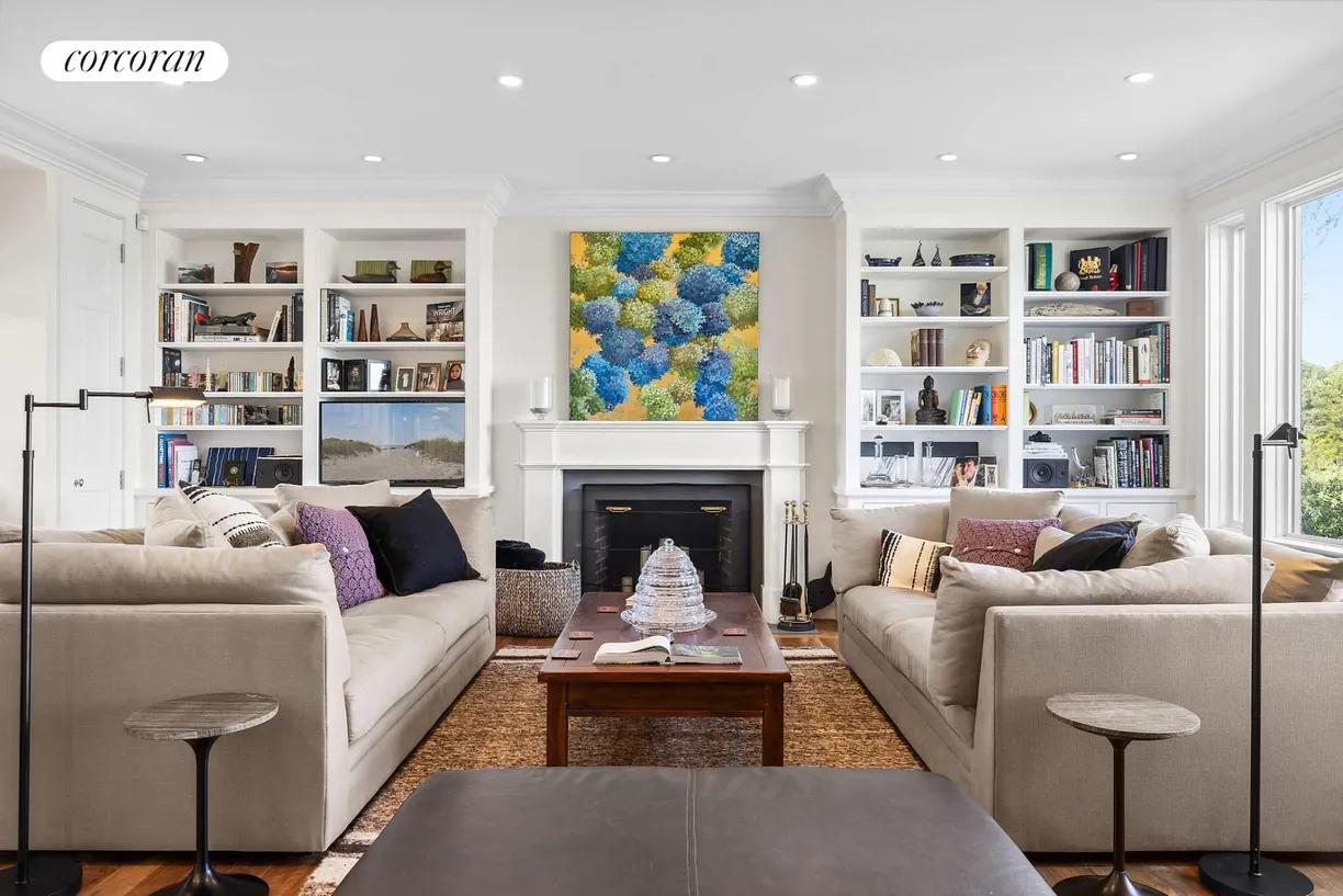 The Hamptons Real Estate | View 21 Old Stone Highway | room 2