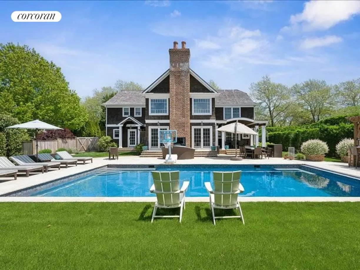 The Hamptons Real Estate | View 130 Harvest Lane | 5 Beds, 4 Baths