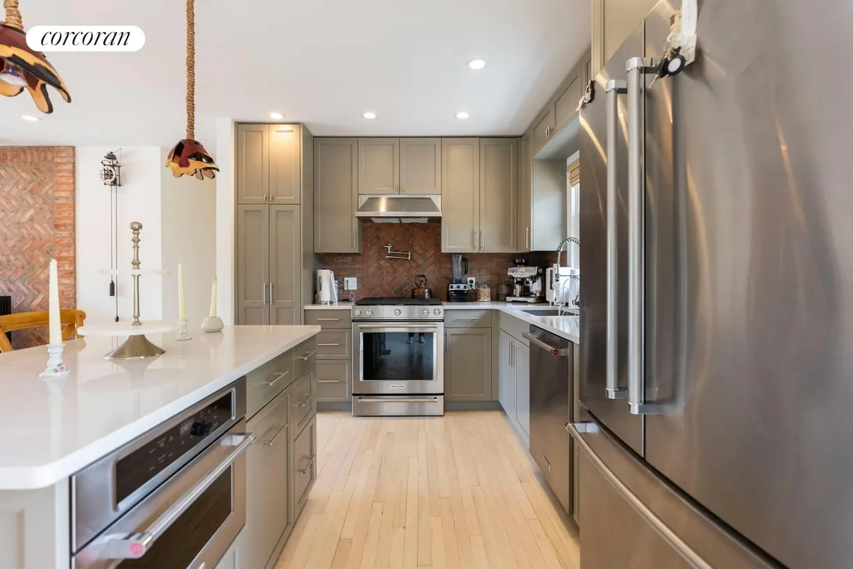 The Hamptons Real Estate | View 35 Sylvan Lane | Open Kitchen