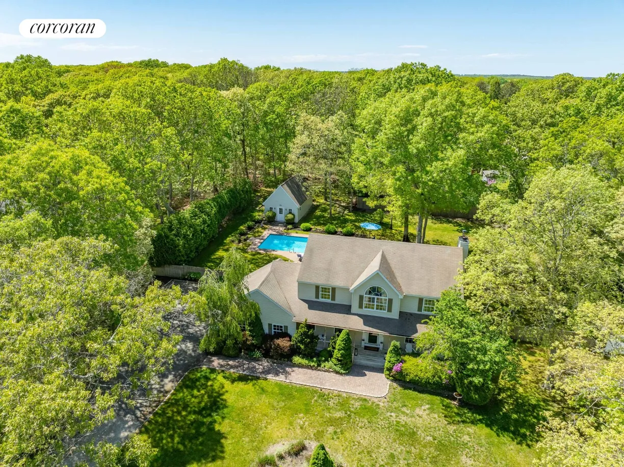 The Hamptons Real Estate | View 3 East Brook Road | 4 Beds, 2 Baths