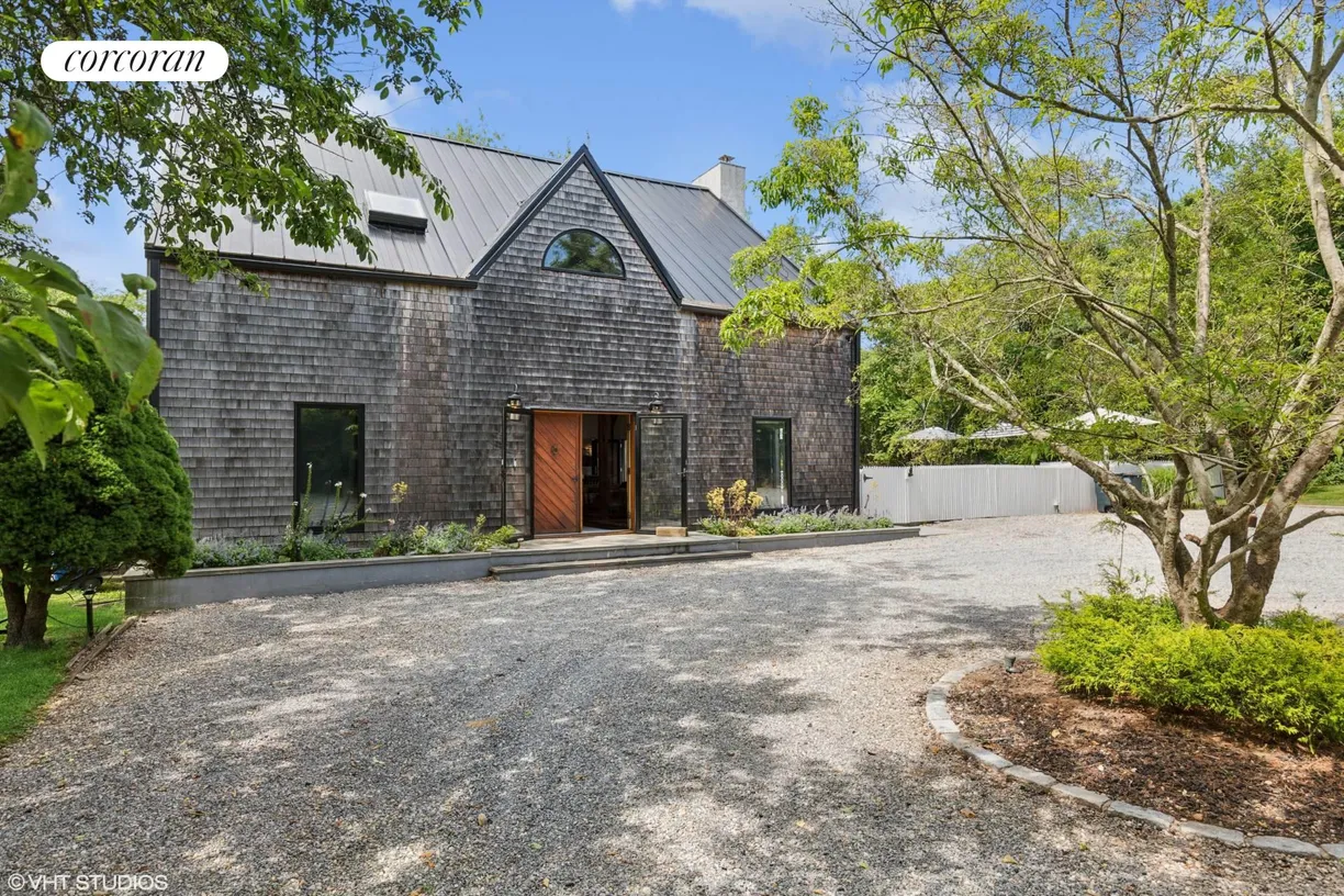 The Hamptons Real Estate | View 333 Newlight Lane | 4 Beds, 3 Baths