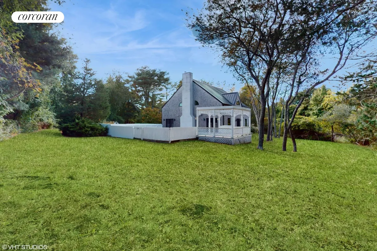The Hamptons Real Estate | View 333 Newlight Lane | lawn