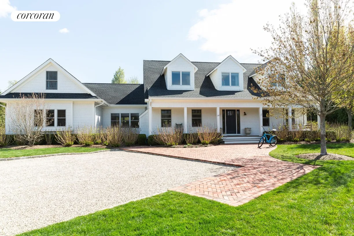 The Hamptons Real Estate | View 20 Sunshine Road | room 1