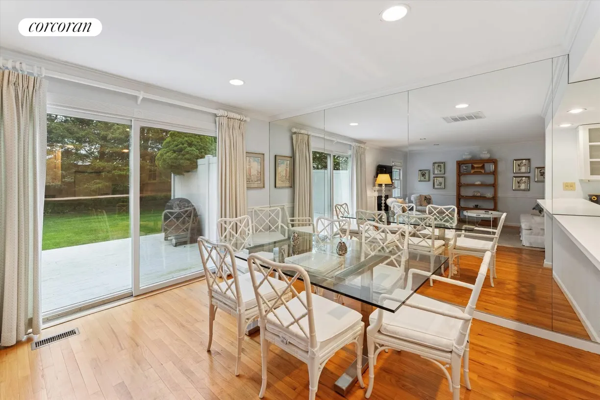 The Hamptons Real Estate | View 7 Brittany Lane | room 2