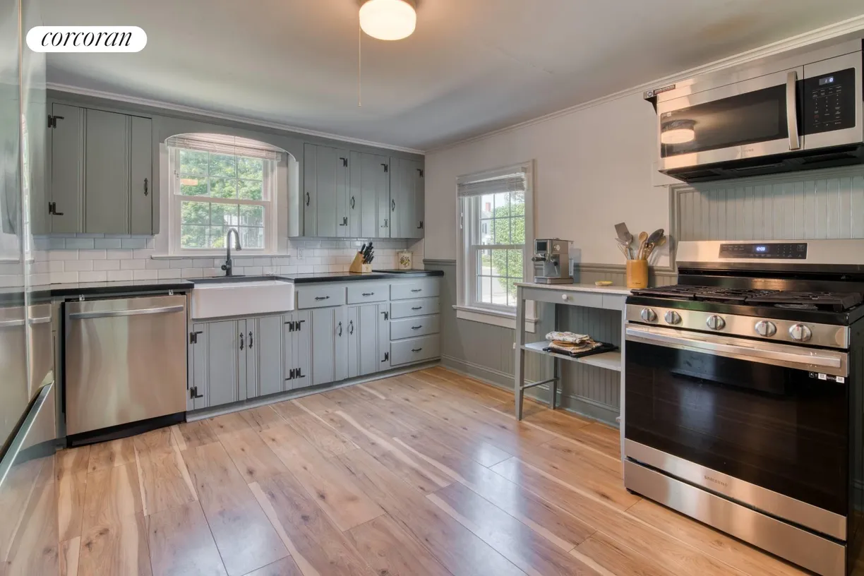 The Hamptons Real Estate | View 540 Second Street | 3 Beds, 1 Bath