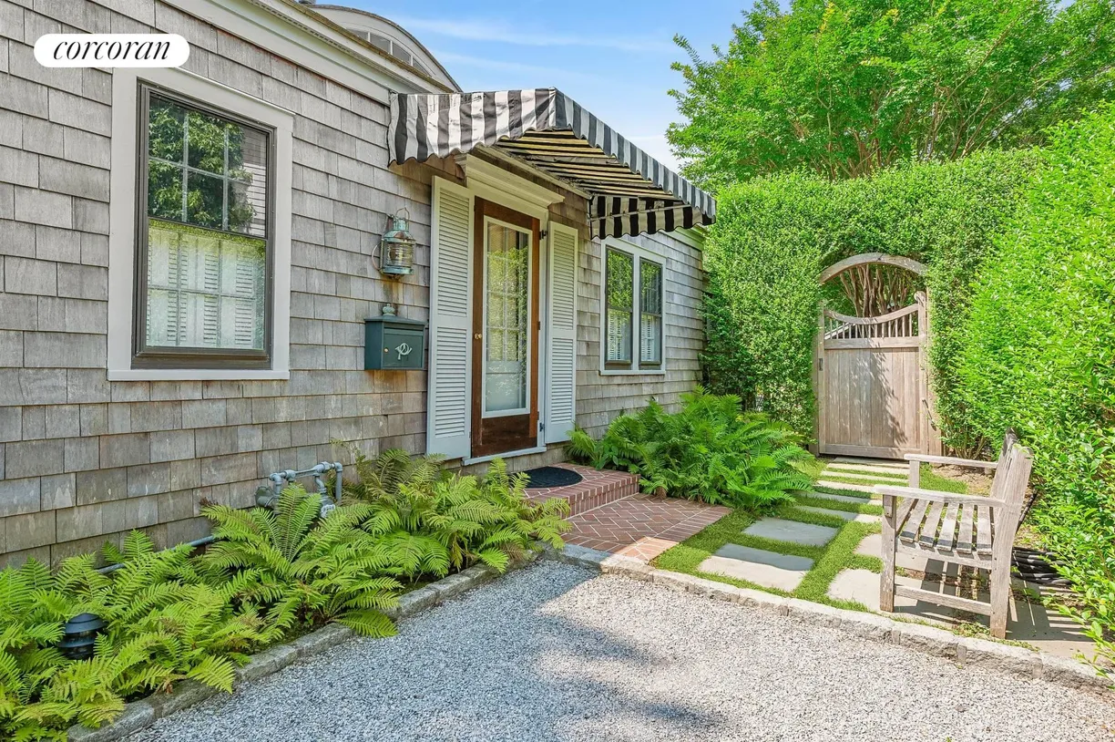 The Hamptons Real Estate | View 99 Egypt Lane | Main Cottage