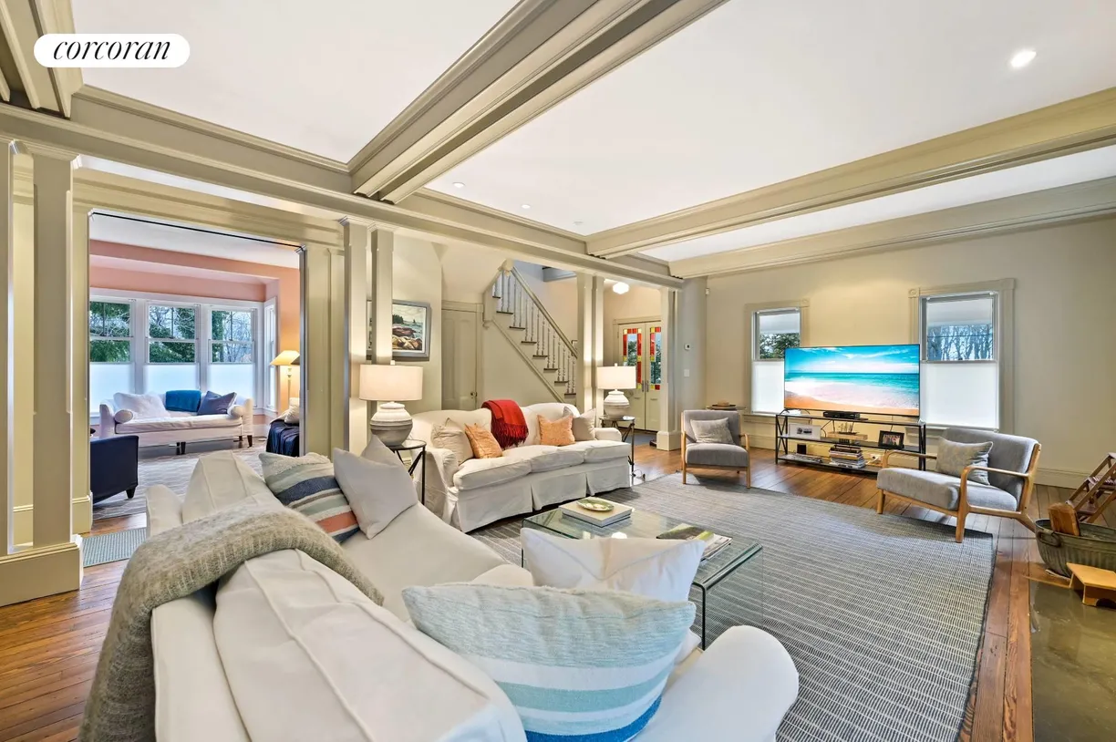 The Hamptons Real Estate | View 116 Bay Street | room 2
