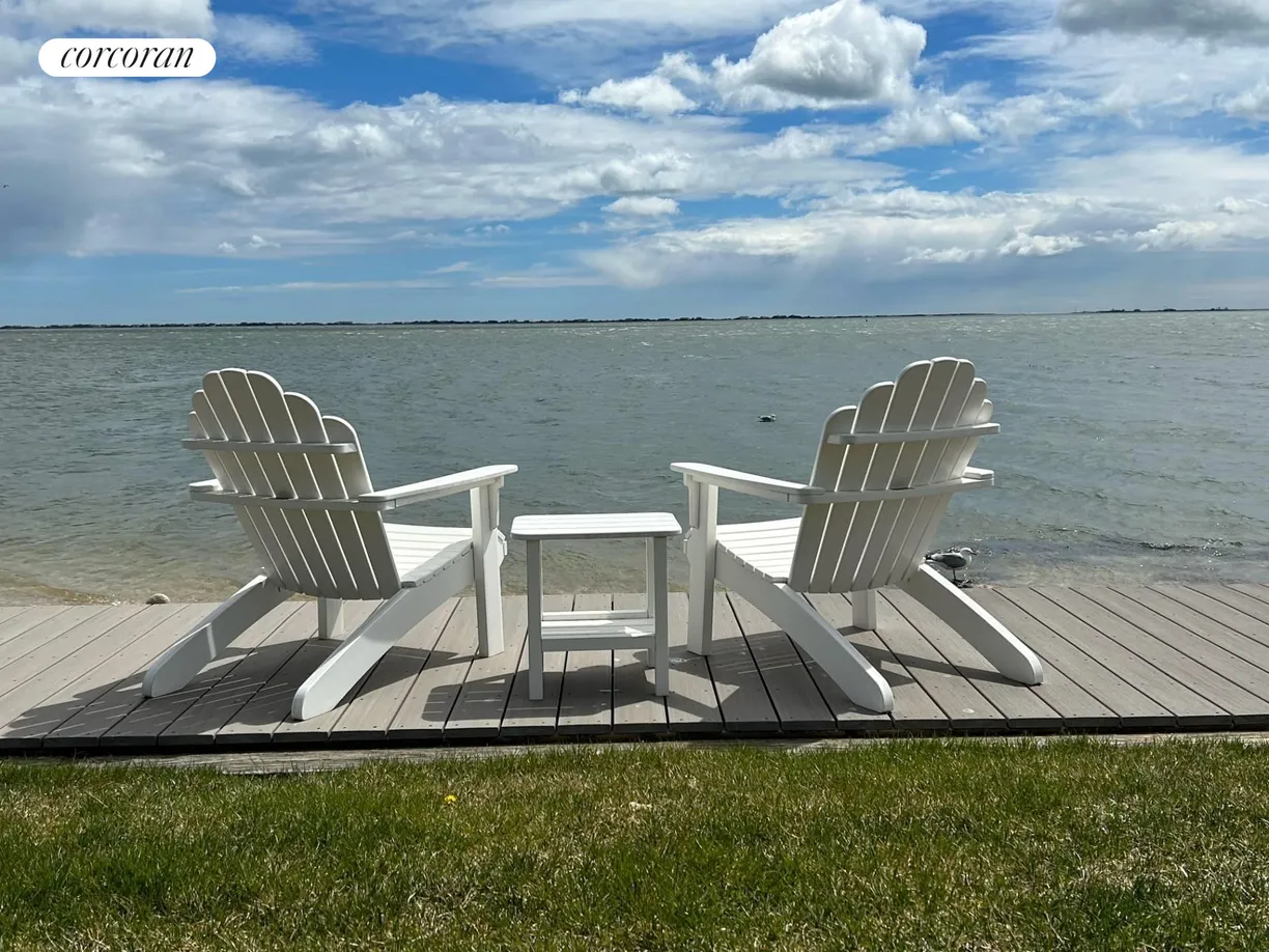 The Hamptons Real Estate | View 312 East Montauk Highway | 3 Beds, 2 Baths
