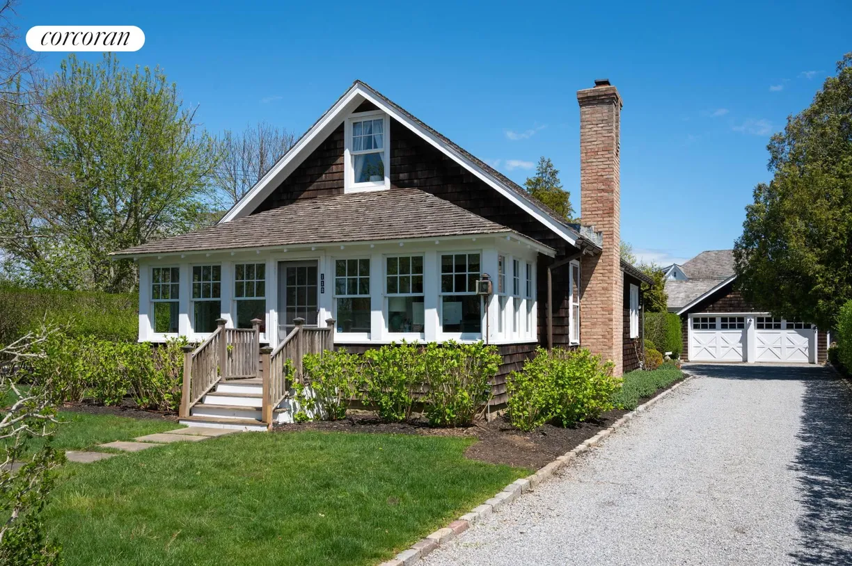The Hamptons Real Estate | View  | room 1