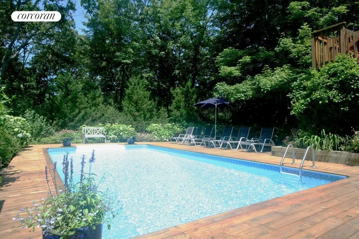 The Hamptons Real Estate | View 118 Sycamore Drive | Pool