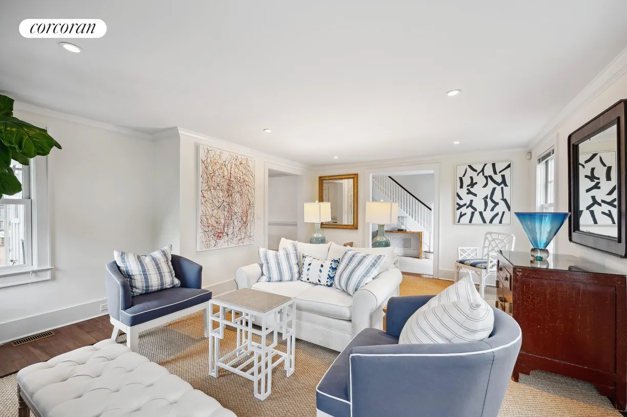 The Hamptons Real Estate | View 25 Halsey Street | room 2