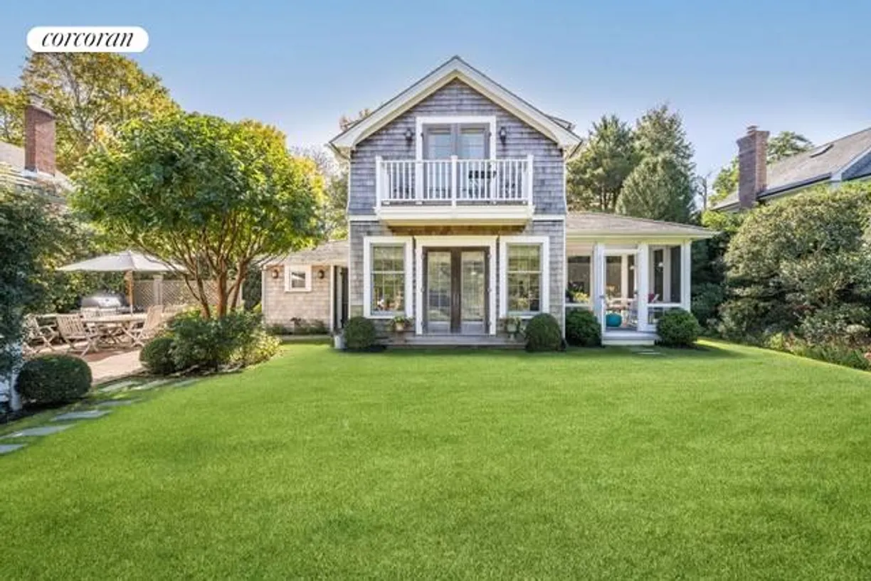 The Hamptons Real Estate | View 88 Buell Lane | 4 Beds, 3 Baths