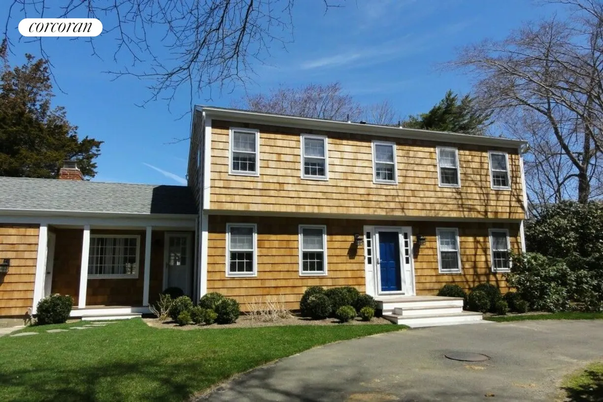 The Hamptons Real Estate | View 82 Toilsome Lane | 4 Beds, 3 Baths