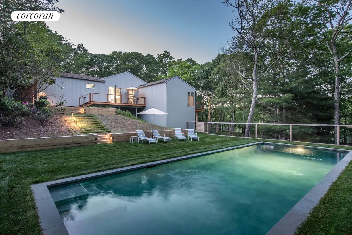 The Hamptons Real Estate | View 39 Isle of Wight Road | 4 Beds, 2 Baths