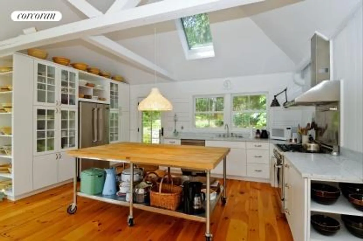 The Hamptons Real Estate | View 5 Hayseed Way | kitchen