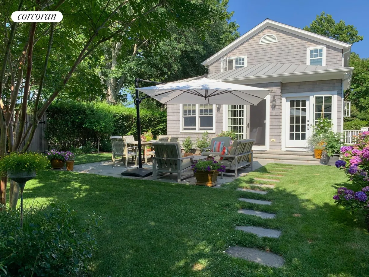The Hamptons Real Estate | View 31 Henry Street | 3 Beds, 3 Baths