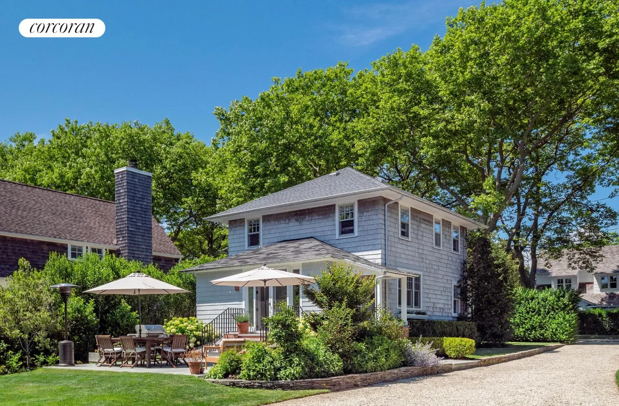 The Hamptons Real Estate | View 41 Talmage Lane | 4 Beds, 2 Baths