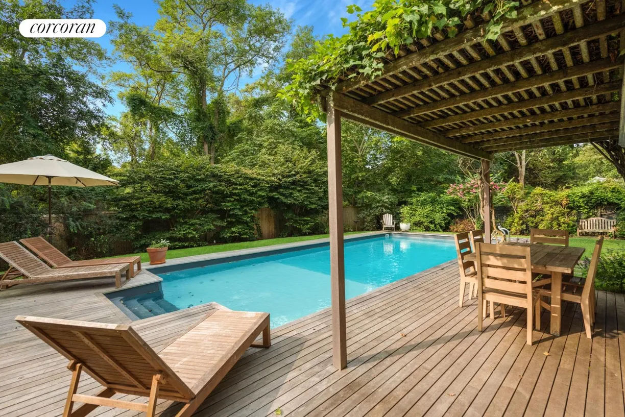 The Hamptons Real Estate | View 41 Talmage Lane | room 2